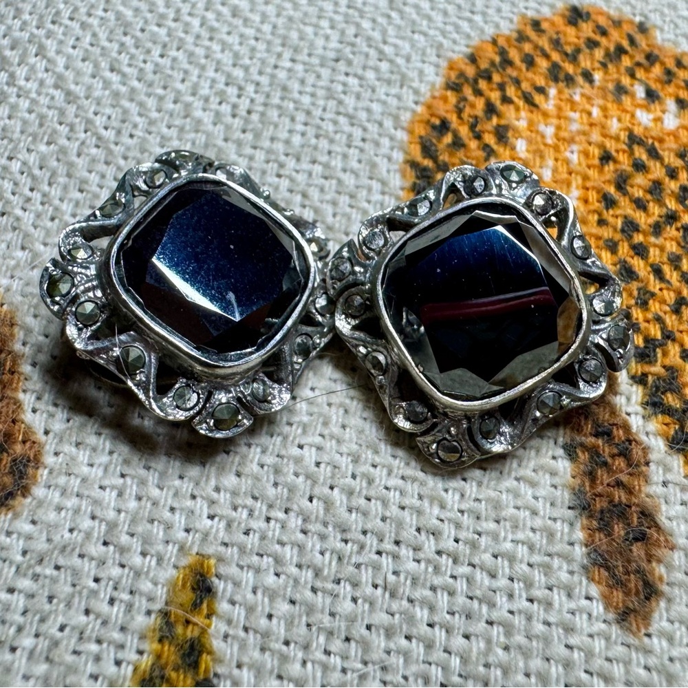 Antique Elegant Silver and Black Hematite Filigree Earrings
